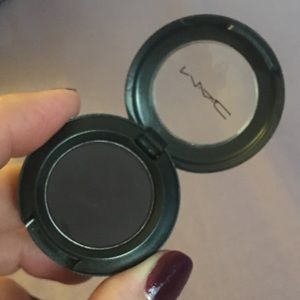 MAC eyeshadow - Shadowy Lady